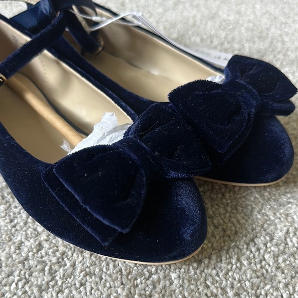 Janie and Jack Elegant Navy Velvet Girl’s Shoes with Bow - Picture 3 of 8